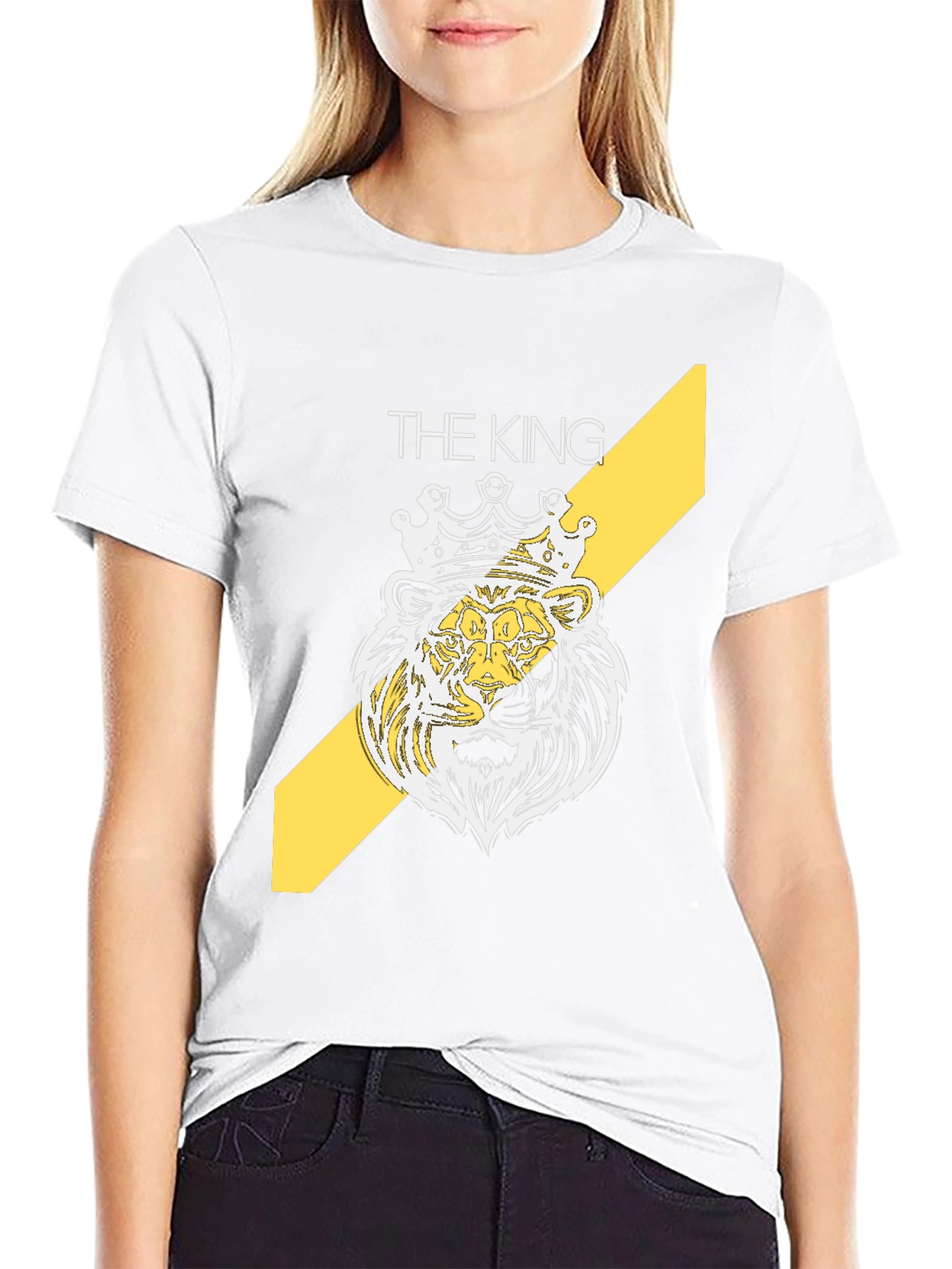 The King Lion Graphic T-Shirt - Bold Design