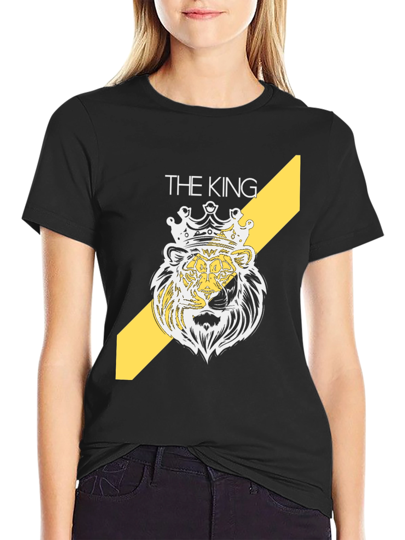 The King Lion Graphic T-Shirt - Bold Design