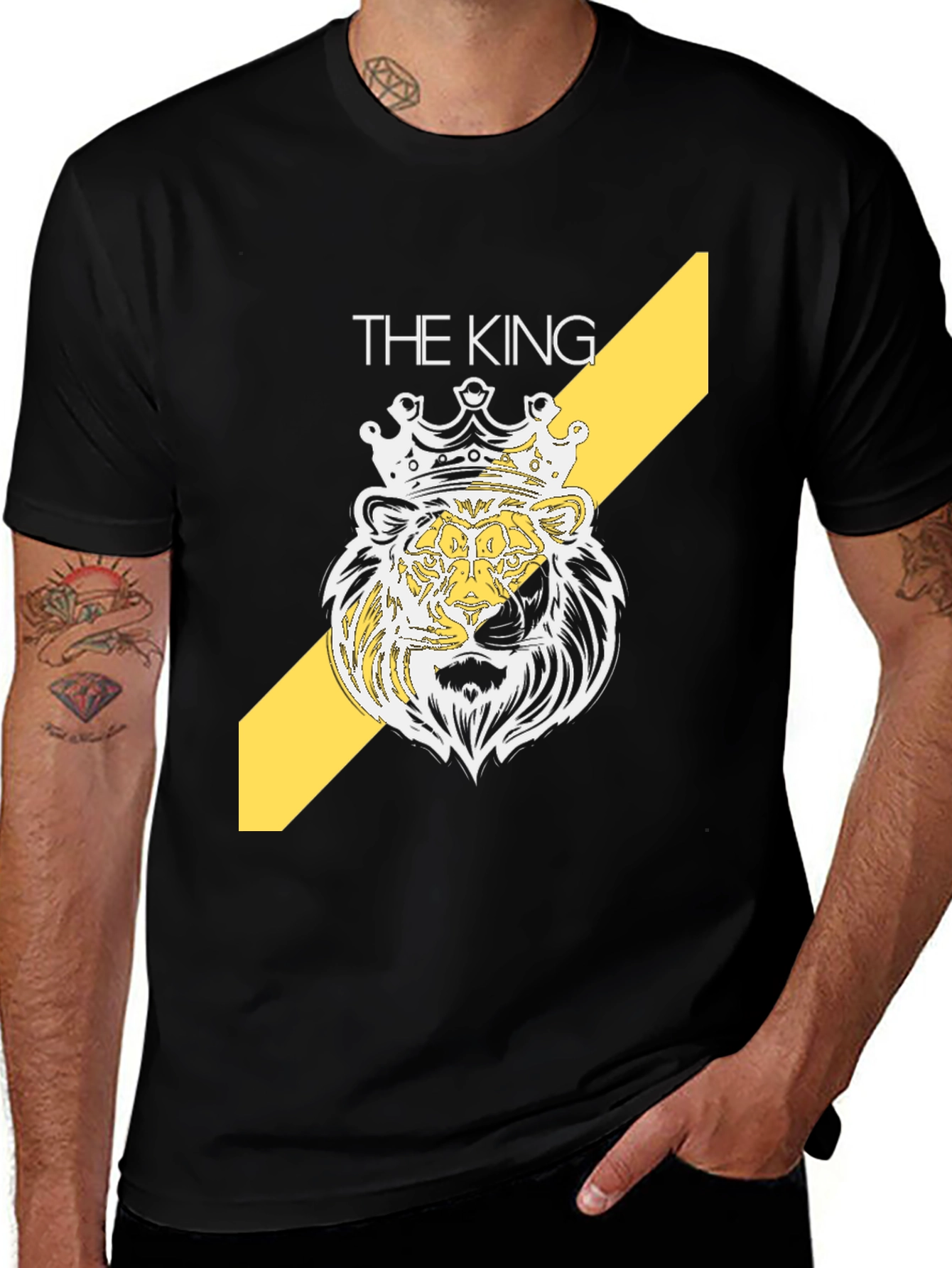 The King Lion Graphic T-Shirt - Bold Design