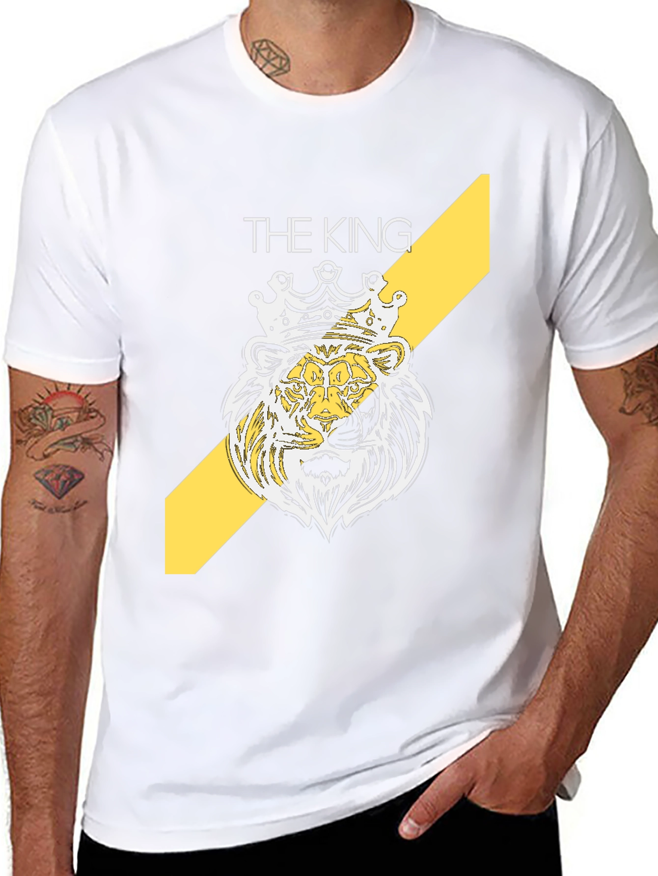 The King Lion Graphic T-Shirt - Bold Design